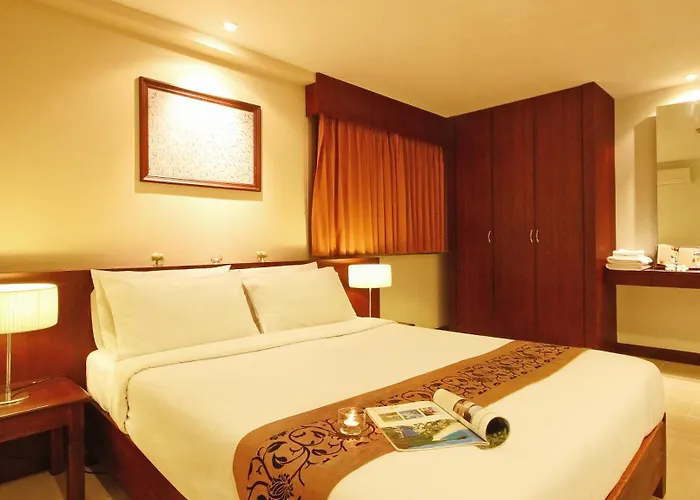 Floral Shire Suvarnabhumi Airport Hotel 3*