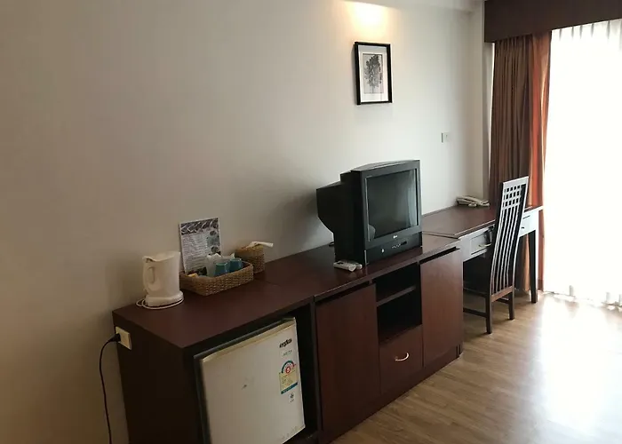 Floral Shire Suvarnabhumi Airport Hotel 3*